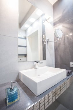 Modern banyo iç mimarisi