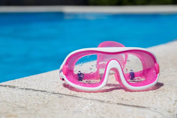 Imagem Piscina Óculos Chapéu Natação Ninguém — Fotografia de Stock