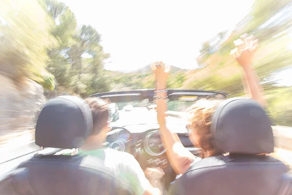 Familia en coche — Foto de Stock