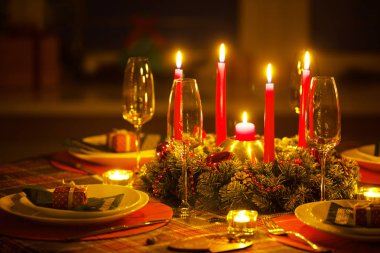 Noel evde dekore edilmiş