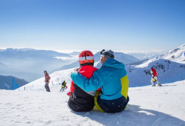 Kayak merkezindeki çift.