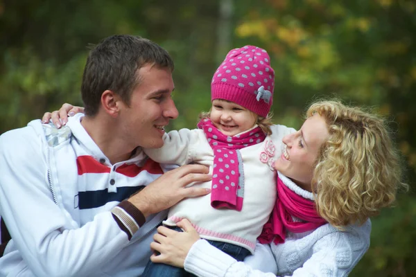 Familie Levensstijl Portret Van Een Moeder Vader Met Hun Weinig — Stockfoto