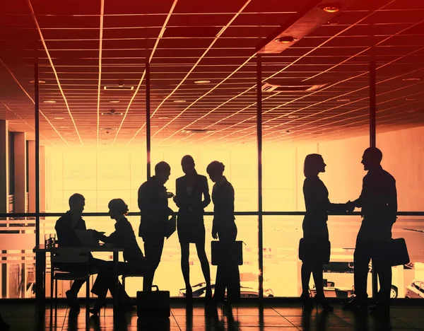 Groep Van Silhouetten Van Zakenmensen Communicatie Achtergrond Zakelijke Centrum — Stockfoto