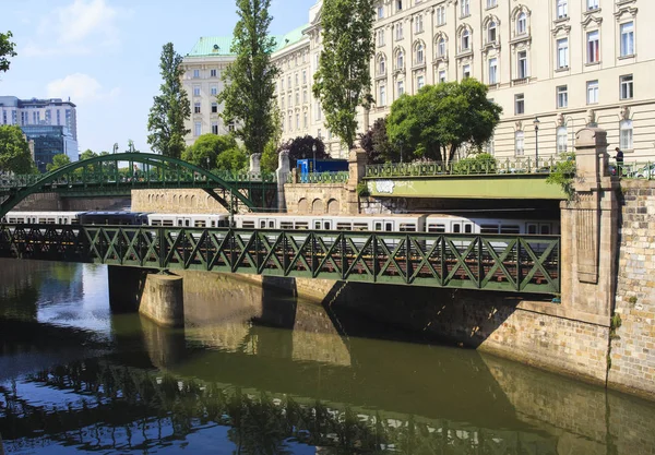 Widok Most Secesyjnym Nad Torami Wiedeń Austria — Zdjęcie stockowe
