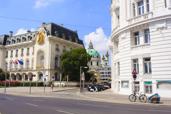 历史建筑的看法在维也纳法国使馆的家在奥地利 — 图库照片