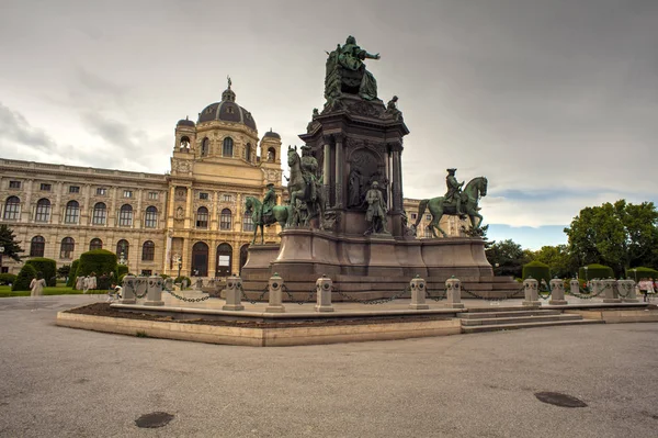 Museo Naturhistorisches Monumento All Imperatrice Maria Teresa Vienna — Foto Stock