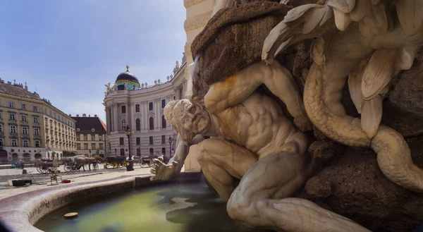 Fontaine Avec Sculpture Palais Impérial Hofburg Sur Place Michaelerplatz Vienne — Photo