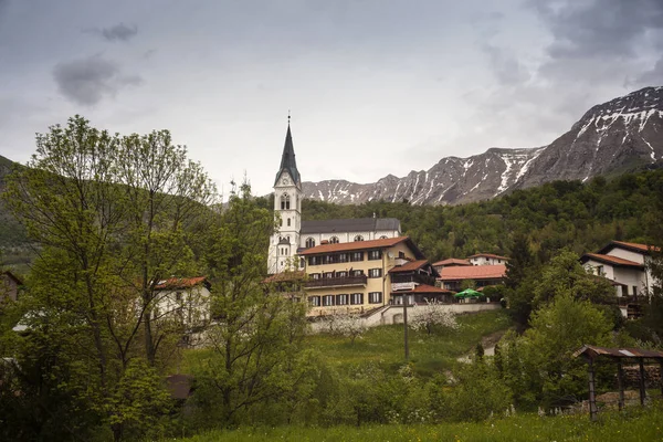 Görünüm Kutsal Kalp Kilisenin Dreznica Slovenya — Stok fotoğraf