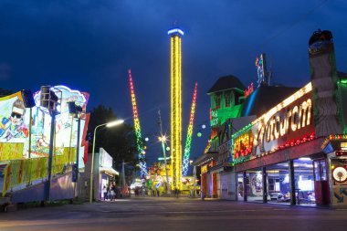 Vienna, Avusturya - Mayıs, 22: 22 Mayıs 2018 ünlü Prater Tema eğlence parkı, gece görünümü