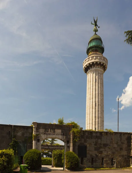 Görünümü Görkemli Deniz Feneri Trieste Talya — Stok fotoğraf