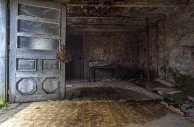 Bir kırsal ev görünümünü terk edilmiş, Slovenya