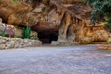 Nostra Sinyora Sanctuary di Lampedusa içinde mağara