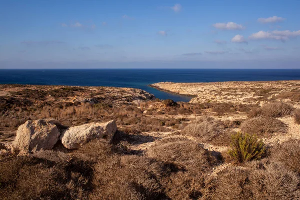 Blick auf die Küste Lampedusas — Stockfoto