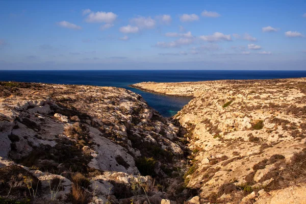 Pohled na pobřeží Lampedusa — Stock fotografie