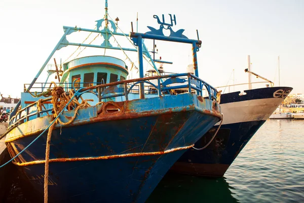 Oude vissersboot — Stockfoto