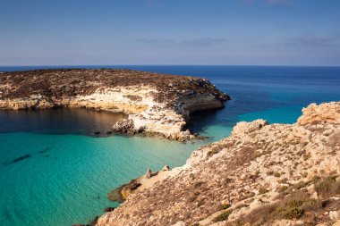 Görünümü en ünlü deniz yerlerinden biri Lampedusa Spiaggia d olarak adlandırılır.
