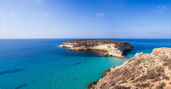 Görünümü en ünlü deniz yerlerinden biri Lampedusa Spiaggia d olarak adlandırılır.