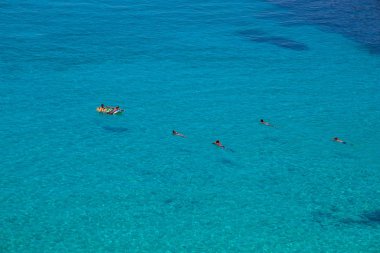 En ünlü deniz yerlerinden biri Lampedusa, Spiaggia dei con görünümü