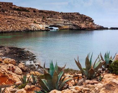 Mare Morto Beach, Lampedusa görünümü
