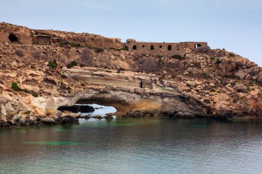 Mare Morto Beach, Lampedusa görünümü