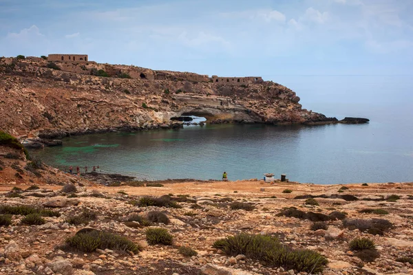 Pohled na pláž Mare Morto, Lampedusa — Stock fotografie