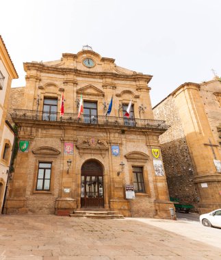 Piazza Armerina Palazzo di Citta adlı antik bina