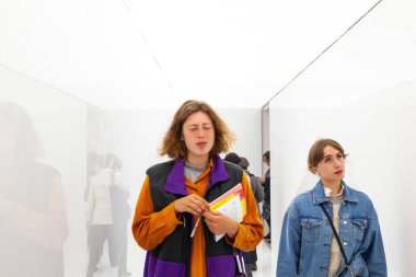 Ryoji Ikeda tarafından spektrum iii başlıklı kurulum, maruz 