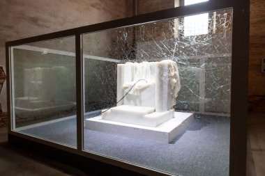 Sun Yuan ve Peng Yu tarafından Kurulum Arsenale maruz