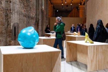 Enstalasyon Jean Luc Moulne tarafından Arsenale maruz, Venedik Bienali 2019