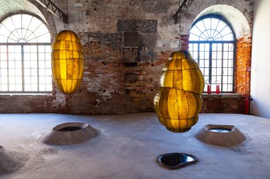 Anicka Yi tarafından Kurulum, Makine Biologizing başlıklı (tenta