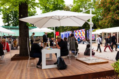  58. Venedik Bienn Uluslararası Sanat Sergisi'nde insanlar