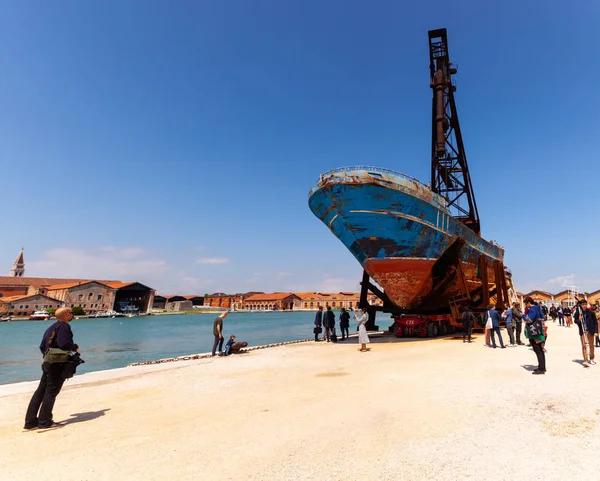 Installazione di Christoph Buchel, Biennale di Venezia 2019 — Foto Stock