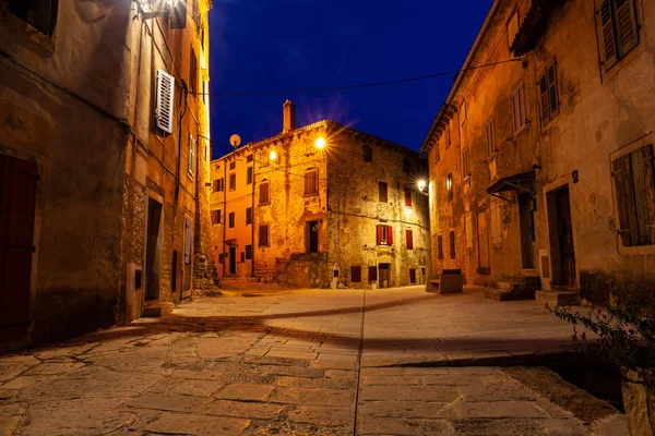 Vista do beco típico istrian em Villa - Bale, Croácia — Fotografia de Stock