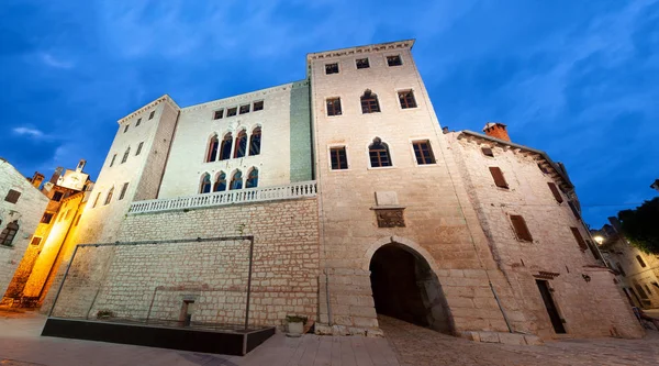 El palacio Soardo - Bembo en Valle - Bale, Istria — Foto de Stock