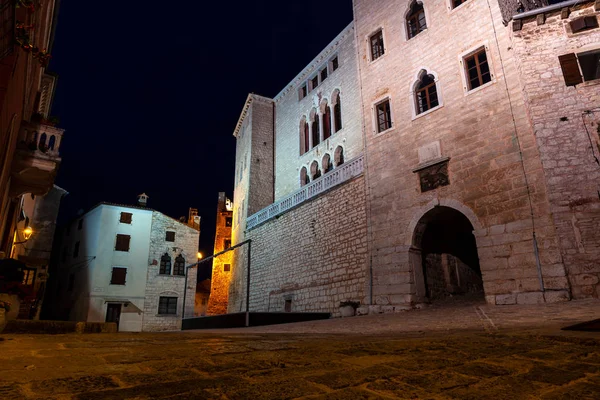 El palacio Soardo - Bembo en Valle - Bale, Istria — Foto de Stock