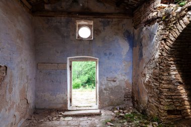  Bale zirvesinde St Peter Kilisesi - Valle Istria, Hırvat