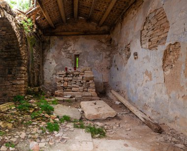  Bale zirvesinde St Peter Kilisesi - Valle Istria, Hırvat