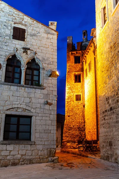 Vista de la arquitectura escénica en Bale - Valle, Istria. Croacia —  Fotos de Stock