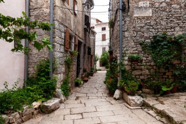 Valle tipik istrian sokak görünümü - Bale, Hırvatistan