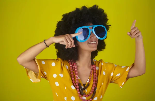 Young Beautiful Smiling Woman Curly Afro Hairstyle Funny Glasses Yellow — Stock Photo, Image