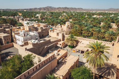 Tarihi Kalesi şehrin Nizwa, Umman.