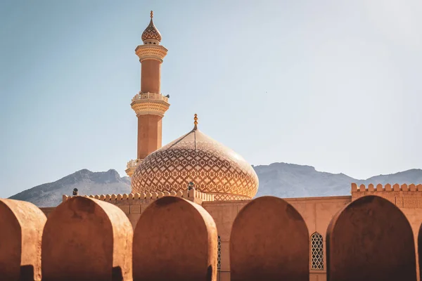 Tarihi Kalesi şehrin Nizwa, Umman.