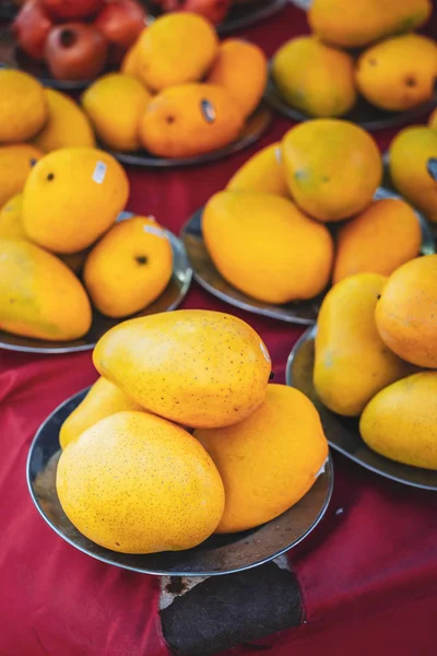 Säljer Färsk Mango Singapore Street Food Market — Stockfoto