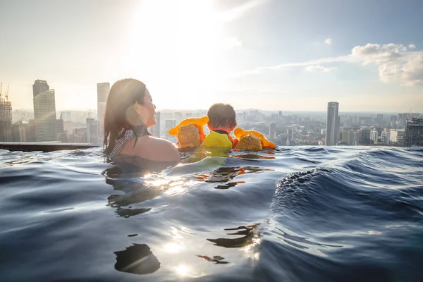 Nádhernou Střešní Nekonečný Bazén Singapuru — Stock fotografie