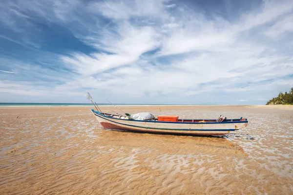 BORNEO / SARAWAK / MALAYSIA / GIUGNO 2014: Splendida spiaggia di sabbia a — Foto Stock