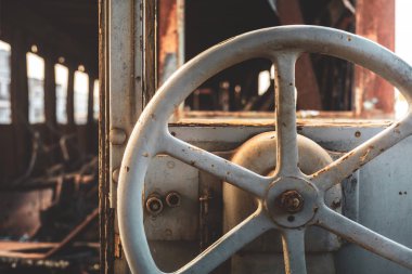 Manduria-Italya/Aralık 2017: terkedilmiş Tren