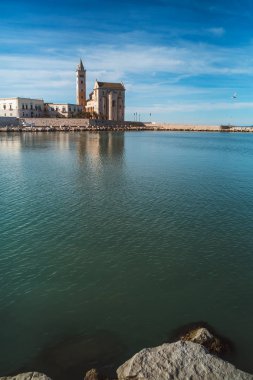 Trani-Italya/Ocak 2018: güzel balıkçıların yaşam
