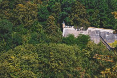 Lüksemburg şehrinde eski sur duvarı