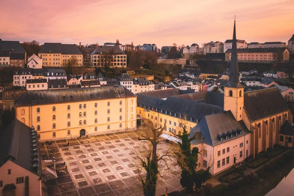 Vista maravilhosa sobre a cidade velha de Luxemburgo — Fotografia de Stock