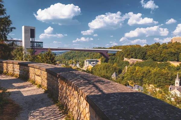 Der moderne panoramalift in pfaffenthal — Stockfoto